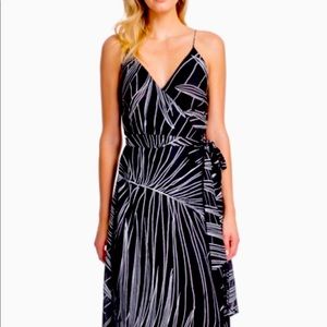 Gottex Collection size large black/white wrap coverup. Original price $398.